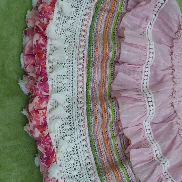 2ps CHIO setup Ruffled Mini Skirt + Macrame smocked crop Sexy set - Picture 8 of 10